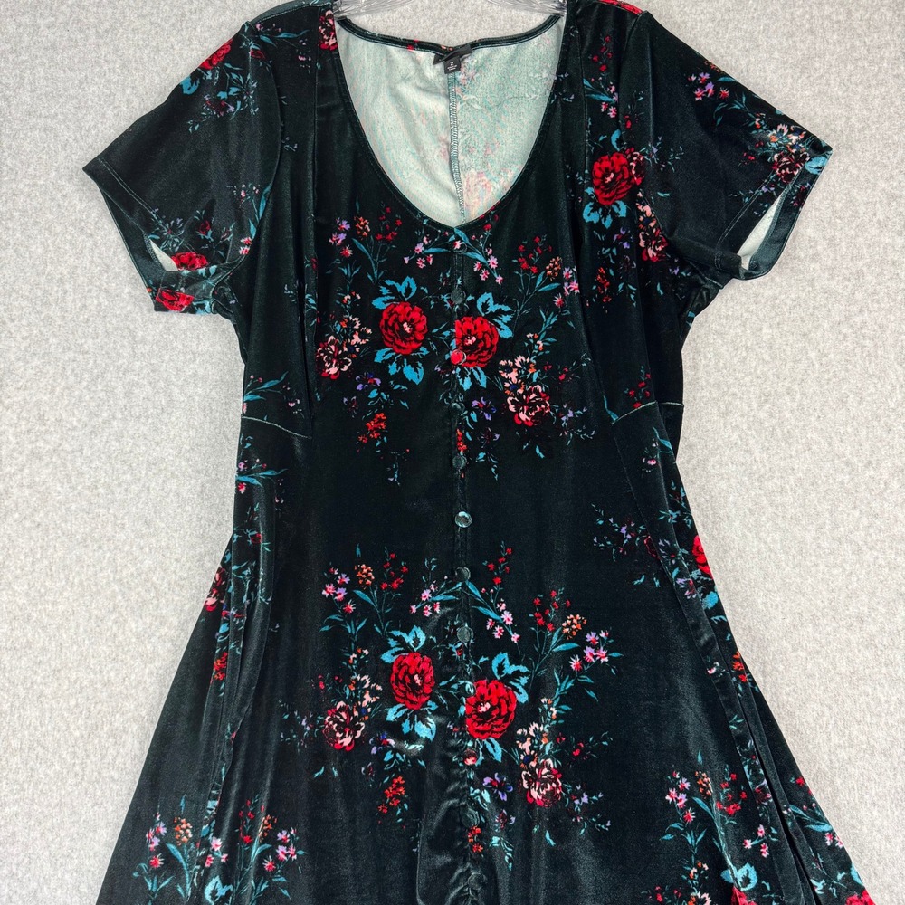 Torrid Size 2 Dark Green Velvet Floral Skater Dress Gothic Holiday Romantic